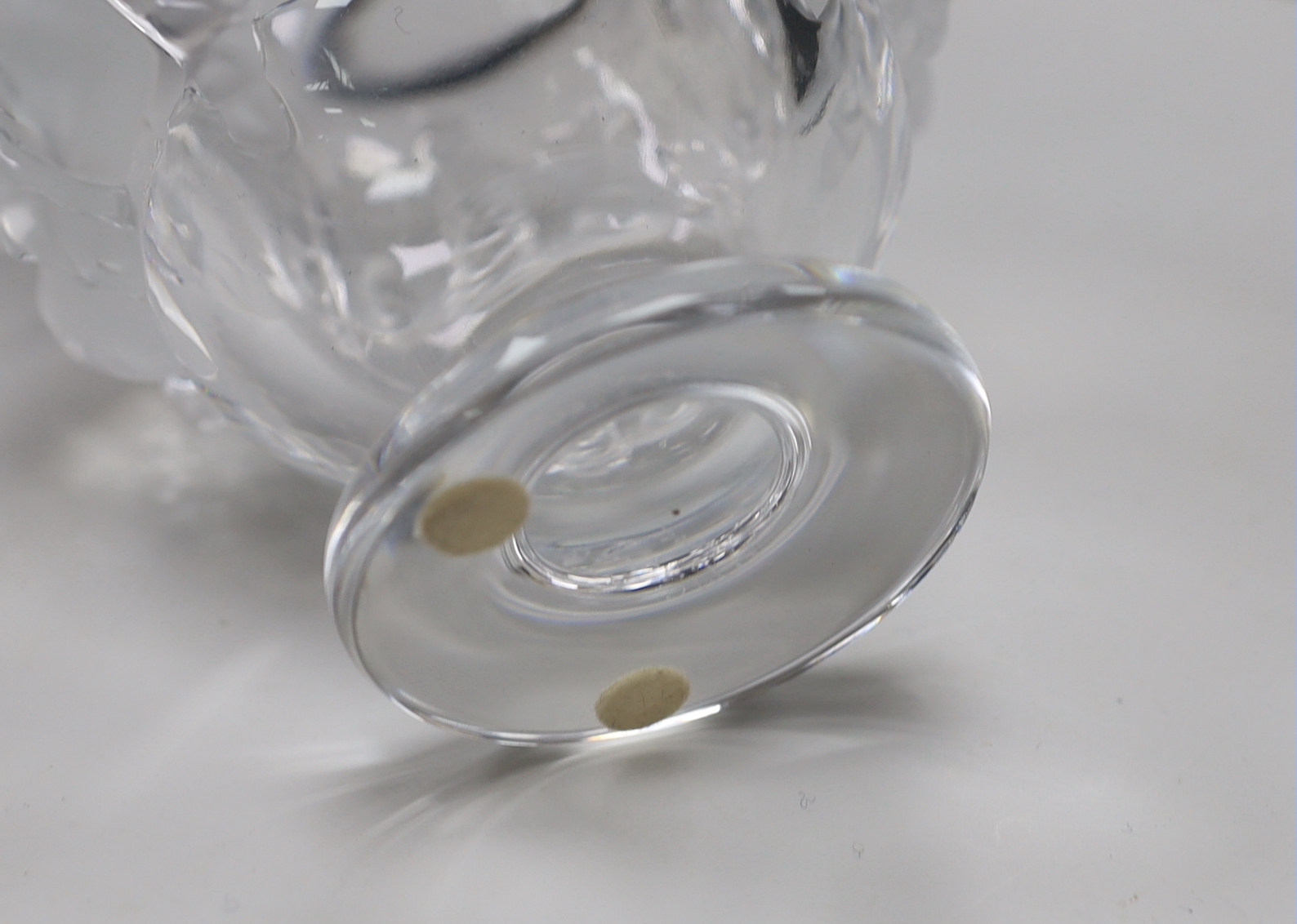 A Lalique glass Dampierre pedestal vase / bowl on a raised foot, 12.5cm high